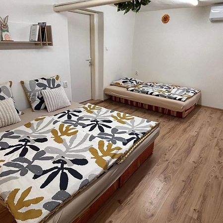 Apartmanovy Dom Grand Štúrovo Eksteriør bilde