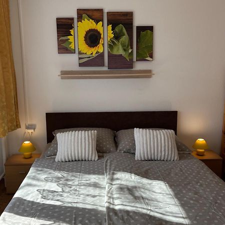 Apartmanovy Dom Grand Štúrovo Eksteriør bilde