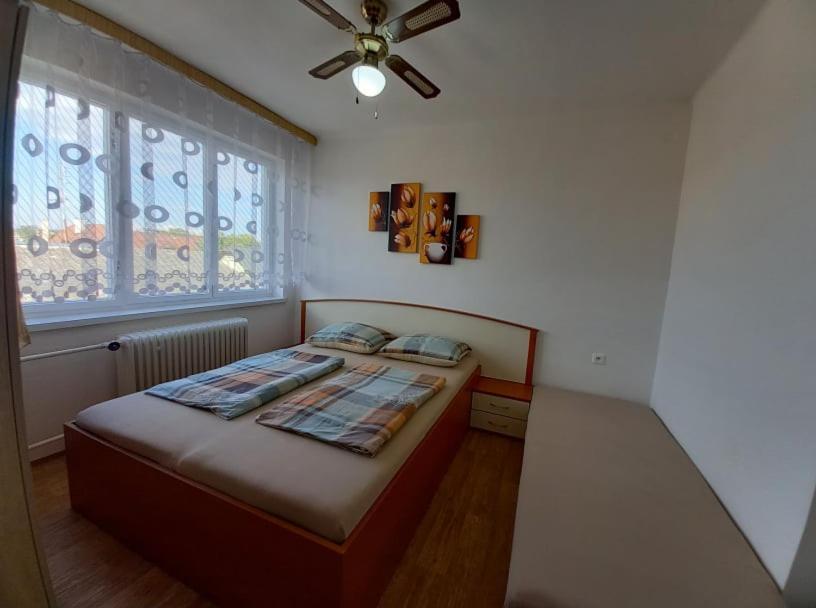 Apartmanovy Dom Grand Štúrovo Eksteriør bilde