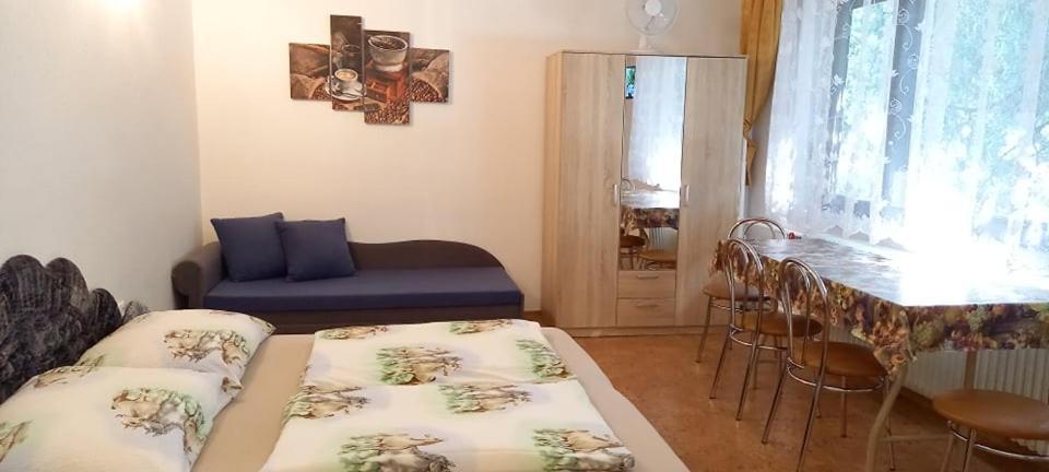 Apartmanovy Dom Grand Štúrovo Eksteriør bilde