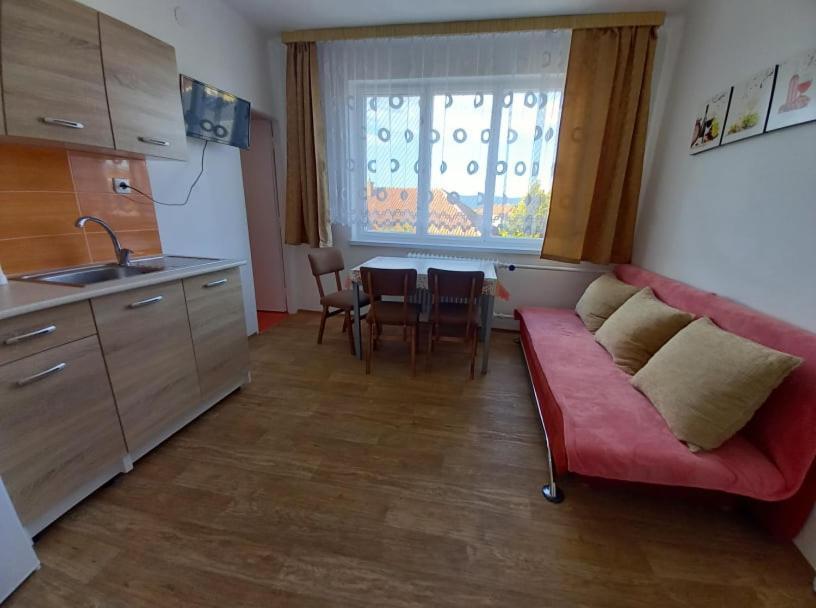 Apartmanovy Dom Grand Štúrovo Eksteriør bilde