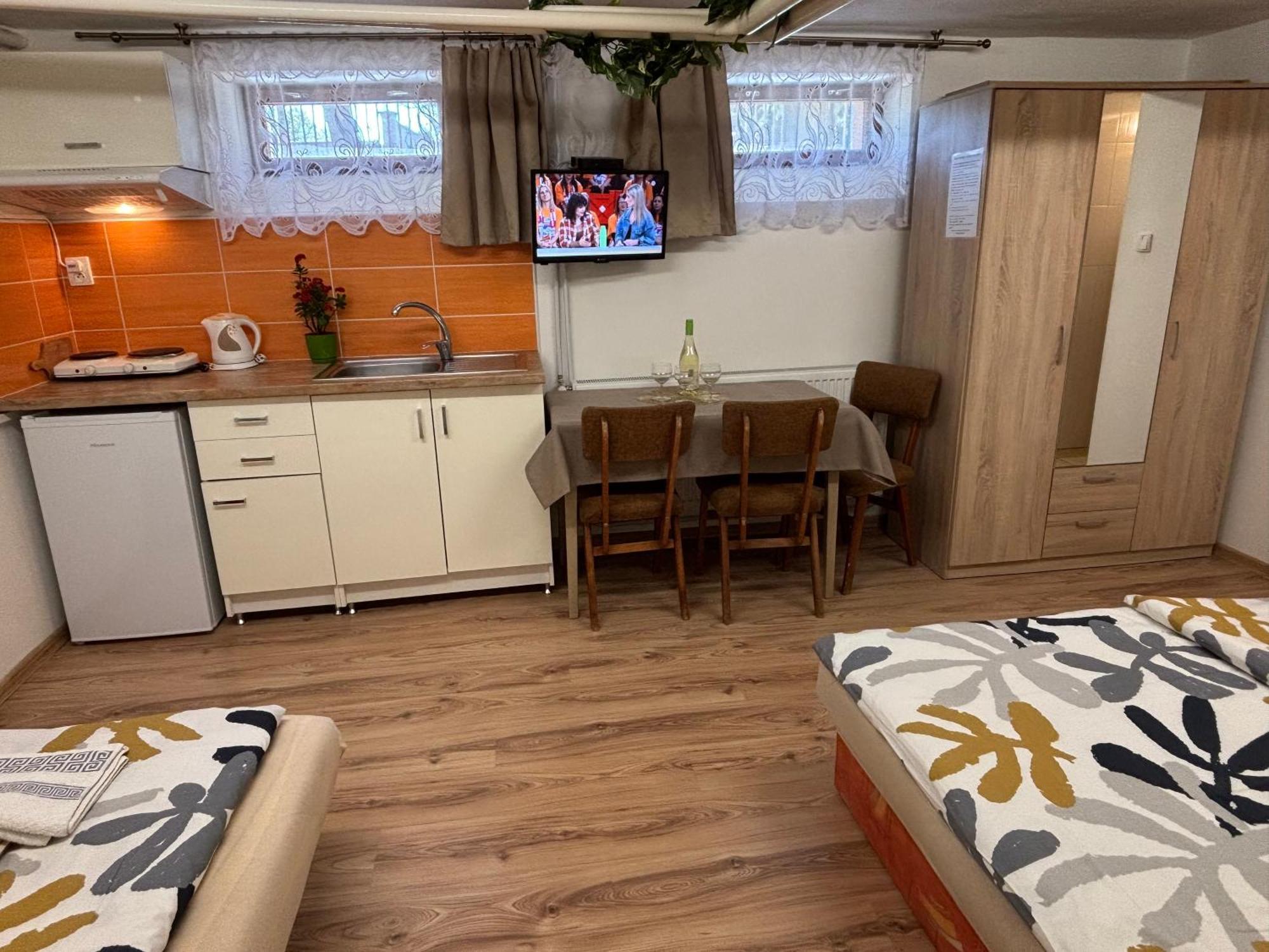 Apartmanovy Dom Grand Štúrovo Eksteriør bilde