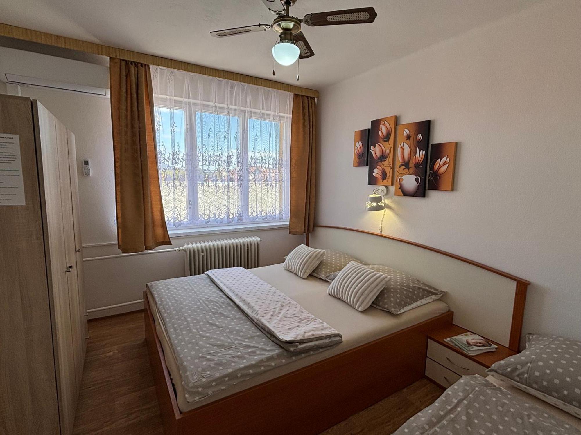 Apartmanovy Dom Grand Štúrovo Eksteriør bilde