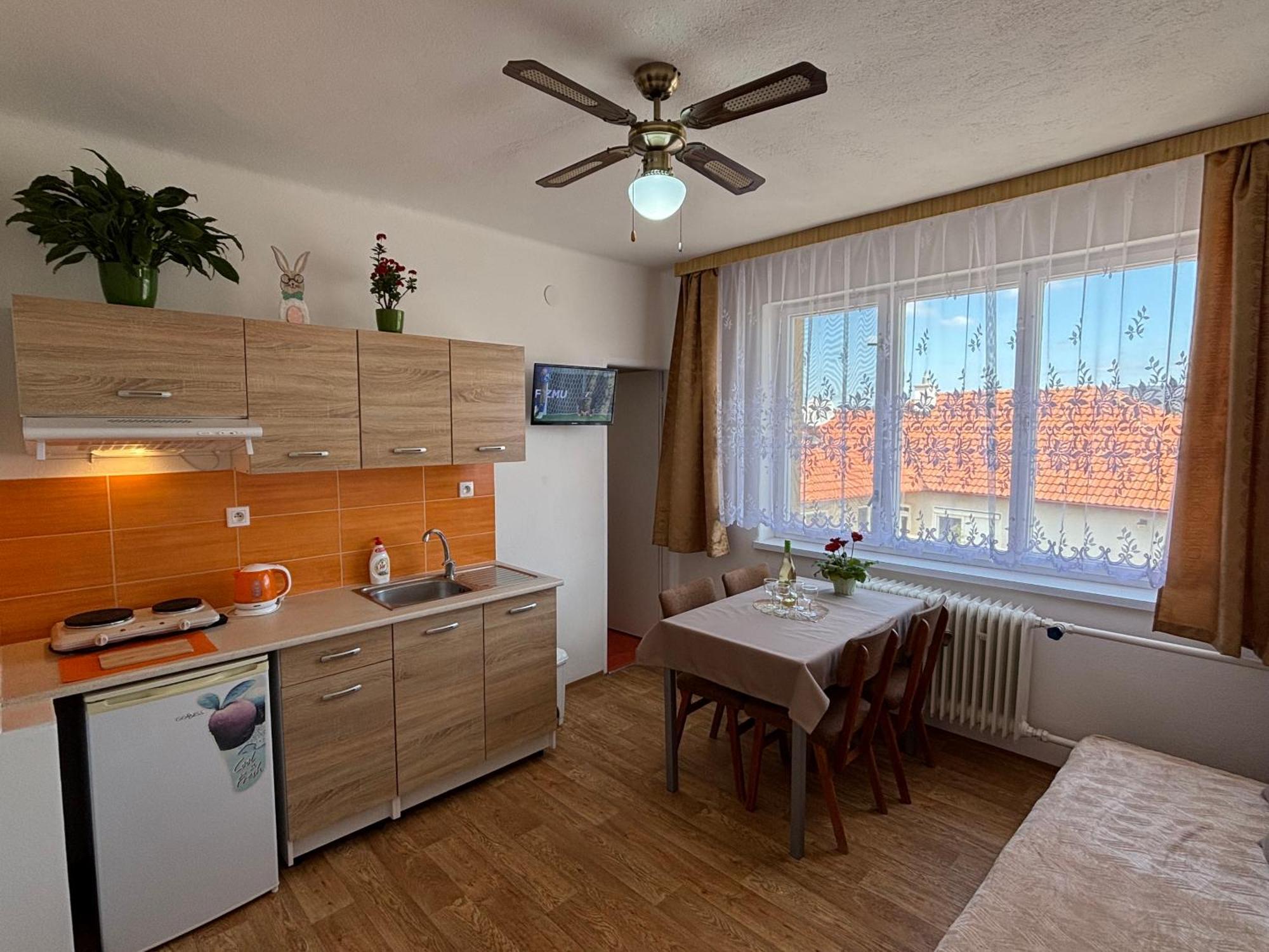 Apartmanovy Dom Grand Štúrovo Eksteriør bilde