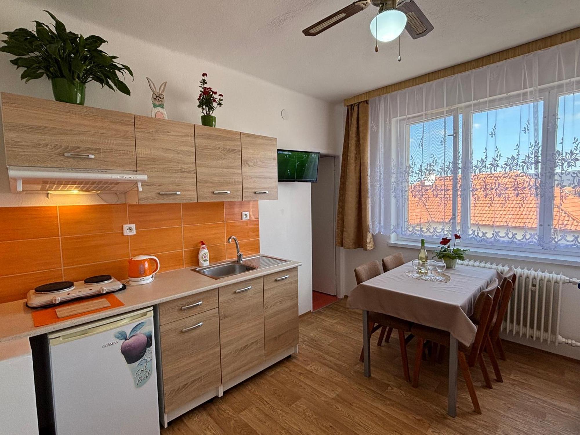 Apartmanovy Dom Grand Štúrovo Eksteriør bilde