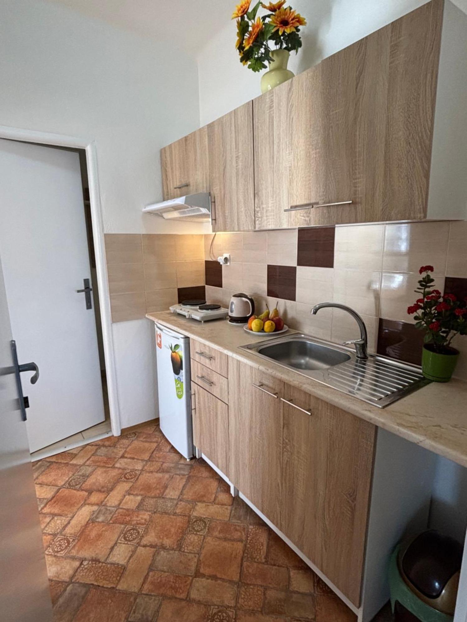 Apartmanovy Dom Grand Štúrovo Eksteriør bilde