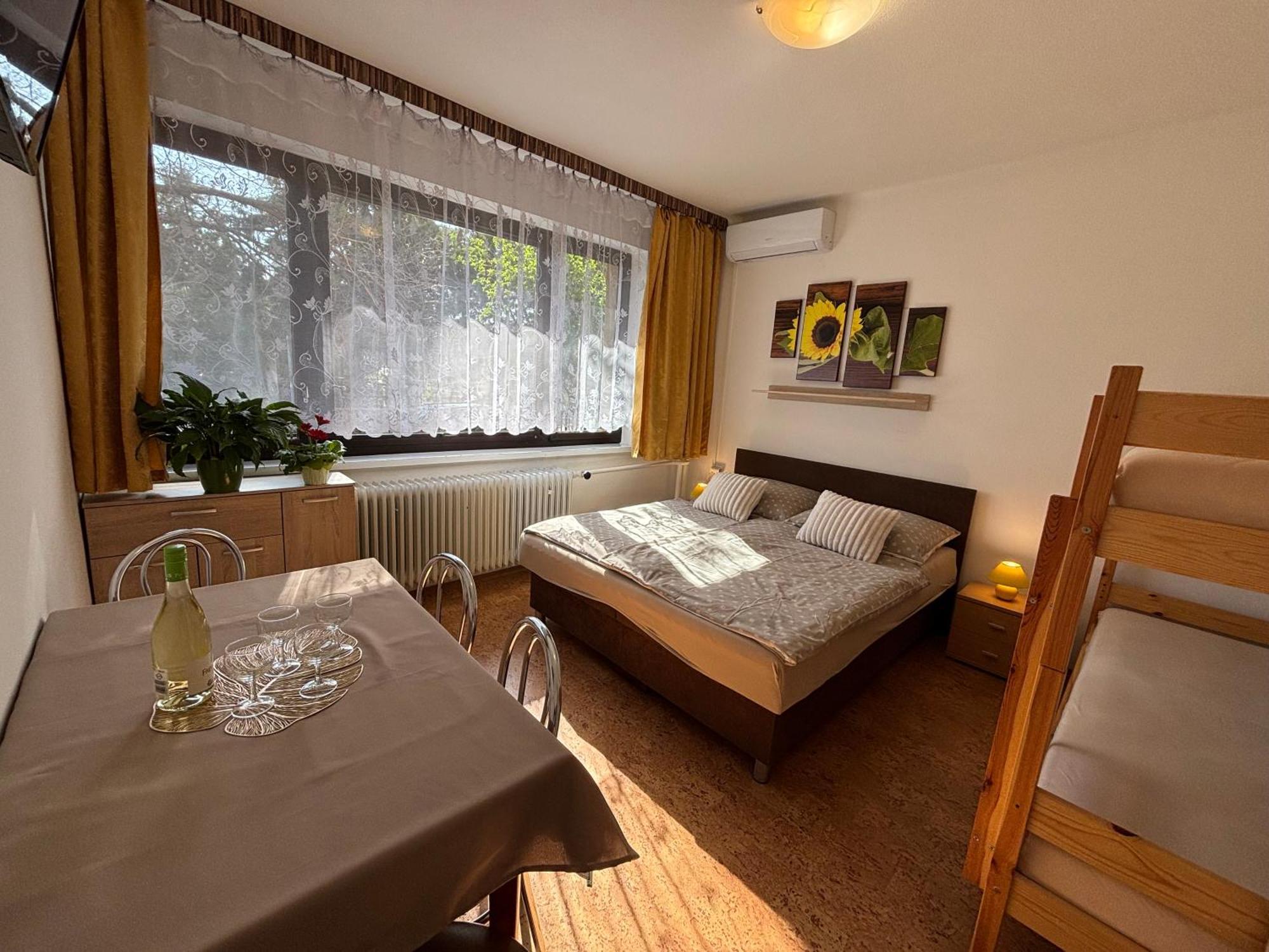 Apartmanovy Dom Grand Štúrovo Eksteriør bilde